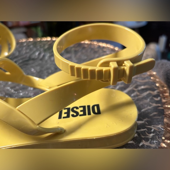 DIESEL Ankle Jelly Sandals Made in Italy • Vibrant Yellow Green • NIB Size 7.5 - Picture 11 of 14